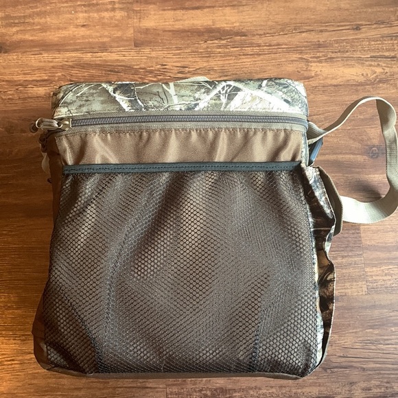 IGLOO Realtree 30 Cans Cooler Soft Side Square Bag Camouflage NWT - Picture 11 of 12